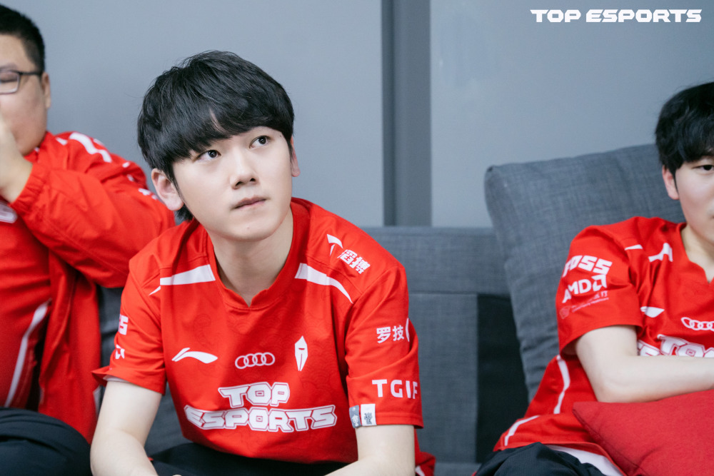 关于JackeyLove迎来五赛季高光表现，TES球迷沸腾！的信息